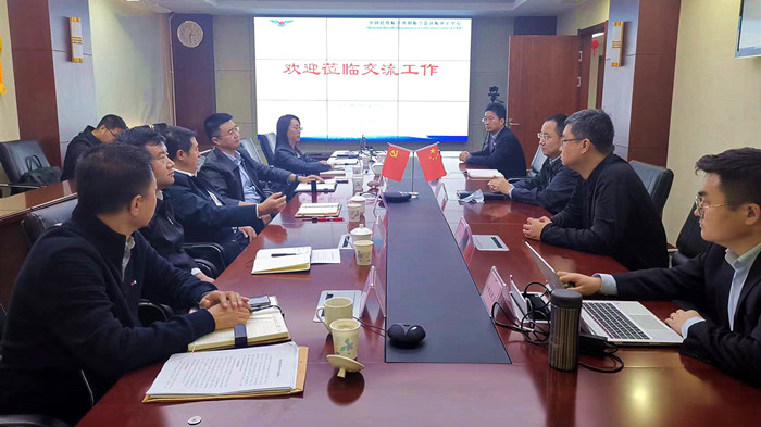 �����׻𾺼���ҵ�����뷨���ء��й��������ʺ�������������չ������̸